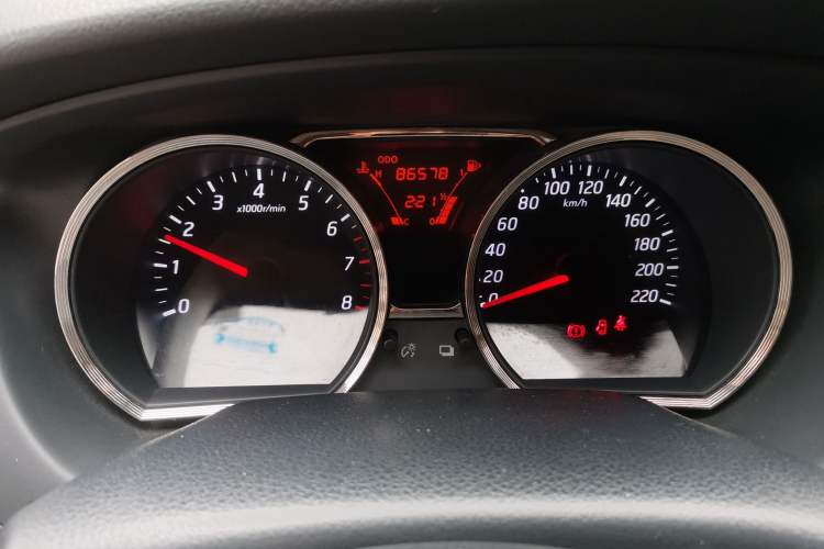 Used Nissan Livina 2013 1.6XL Manual Luxury Edition
