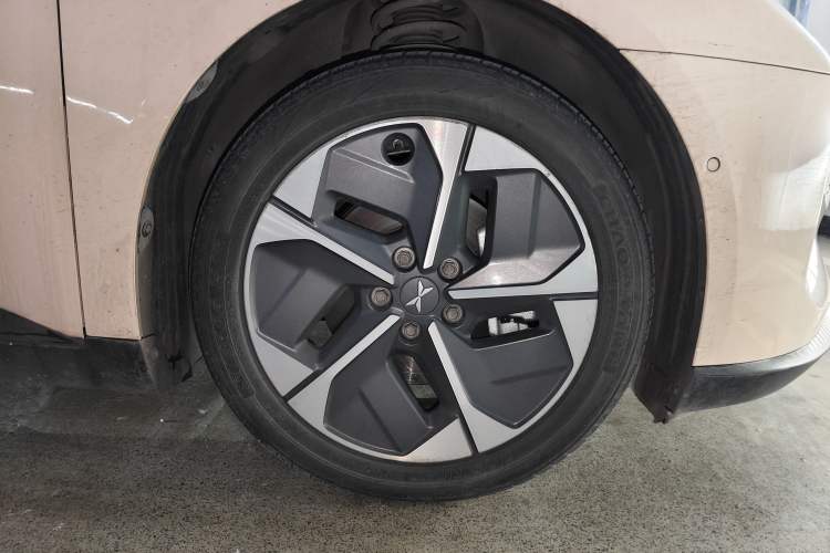 Used XPeng MONA M03 2024 620 with Ultra-Long Range Exterior 7