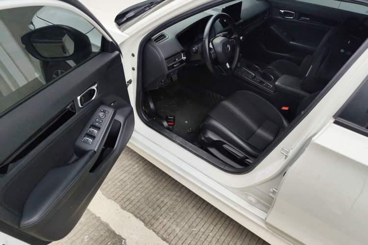 Used Honda Civic 2022 240TURBO CVT Dynamic Edition Driver Seat