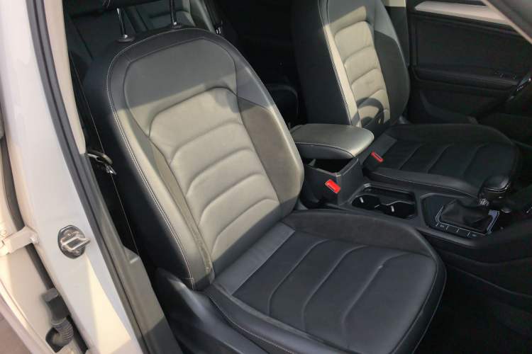 Used Volkswagen Tiguan L 2021 280TSI Automatic Two-Wheel Drive Smart Edition Right Front Seat