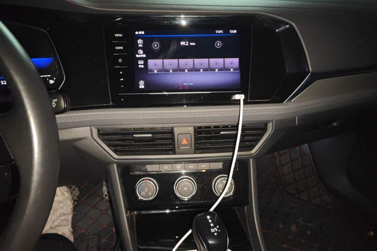 Used Volkswagen Sagitar 2021 280TSI DSG Excellence Edition Audio And AC Panel