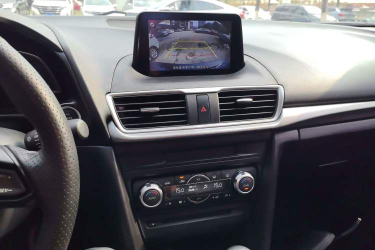 Used Mazda 3 Axela 2017 Sedan 1.5L Automatic Luxury Model China VI Standard