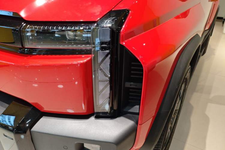 Used iCAR 03T 2024 501km Four-wheel Drive Long-Range Version Left Front Headlight