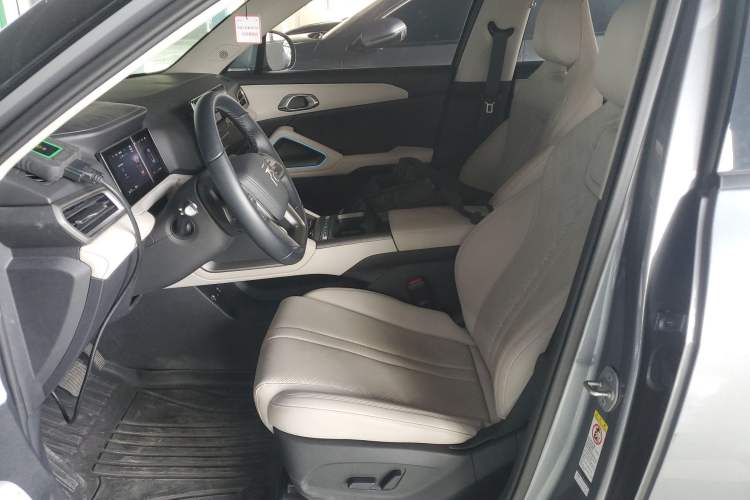 Used BYD Yuan UP 2025 Intelligent Driving Version 401 km Beyond-Range Edition
