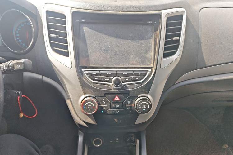 Used Changan CS35 2012 1.6L Manual Luxury Model China IV Standard
