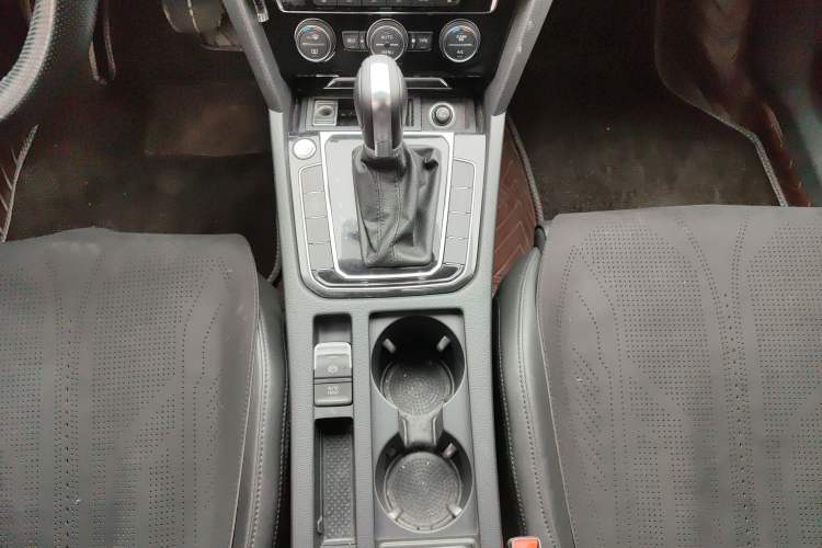 Used Volkswagen Magotan 2019 330TSI DSG Luxury Version China VI Standard