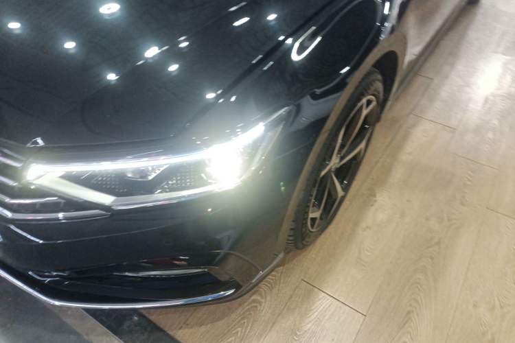 Used Volkswagen Magotan 2023 2 Million Units Limited Edition 330TSI DSG Leading Version