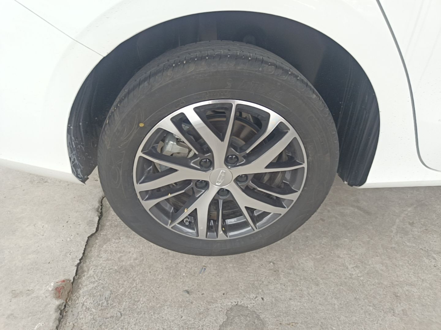 Geely Auto Emgrand 2025 4th Generation 1.5L CVT Starry Edition — снимка 11