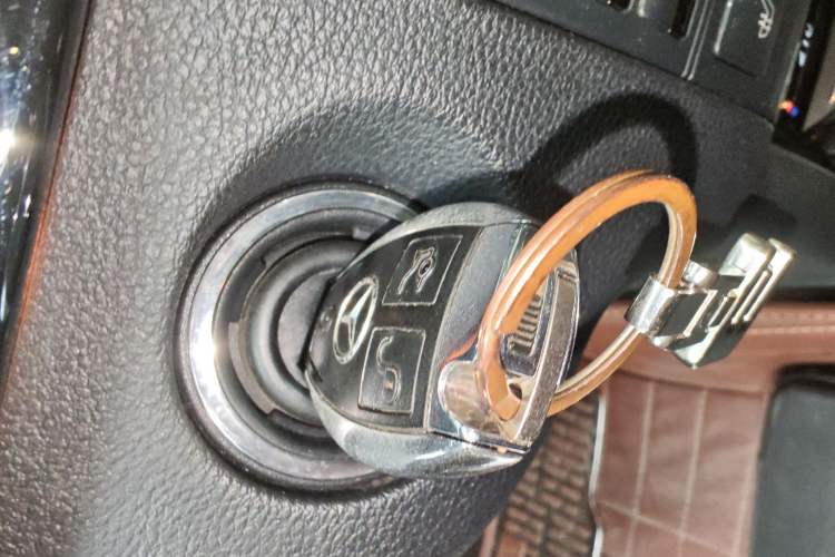 Used Mercedes-Benz E-Class 2013 E 260 L CGI Stylish Model
