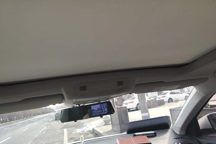 Used Volkswagen T-ROC 2021 280TSI DSG Two-Wheel Drive Elite Connect Edition