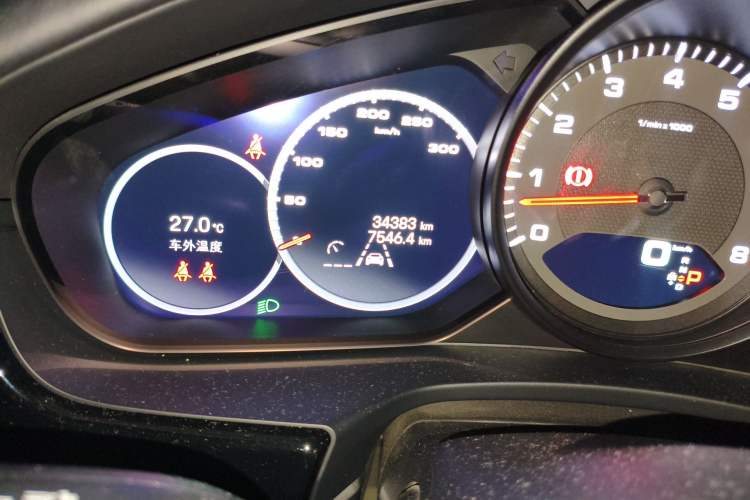 Used Porsche Panamera 2023 Restyled Panamera 4 Executive Extended Platinum Edition 2.9T Odometer Close Up