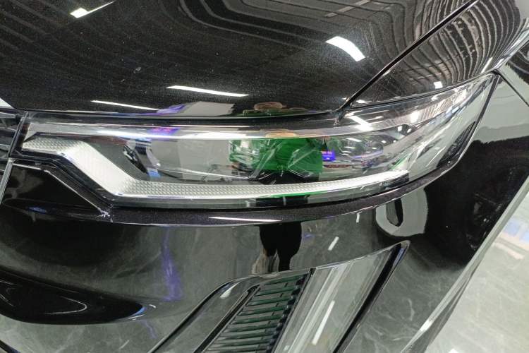 Used Cadillac XT6 2022 2.0T Six-Seater Two-Wheel-Drive Luxury Version
