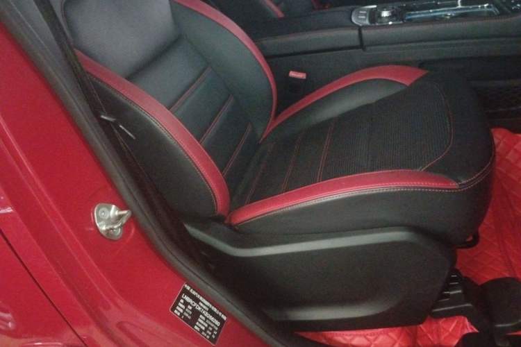 Used BAIC Off-Road BJ40 2019 2.3T Automatic Four-Wheel Drive Urban Hunter Edition Premium Model China VI Emission Standard
