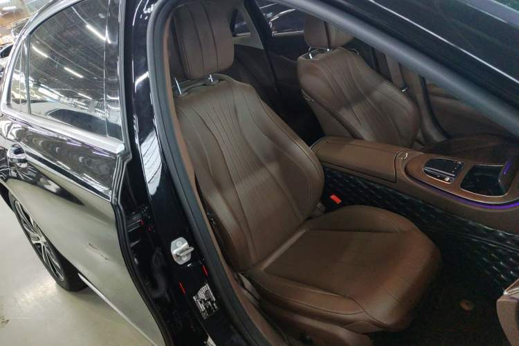 Used Mercedes-Benz E-Class New Energy 2021 E 350 e L Plug-in Hybrid Sedan Right Front Seat