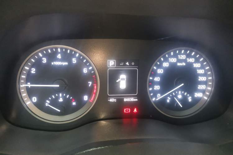 Used Hyundai Tucson 2018 1.6T Dual-Clutch Two-Wheel Drive 15th Anniversary Special Edition Instrument Cluster