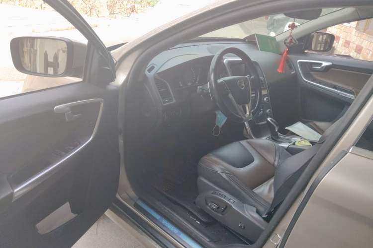 Used Volvo XC60 2015 T5 AWD Smart Drive Edition Driver Seat