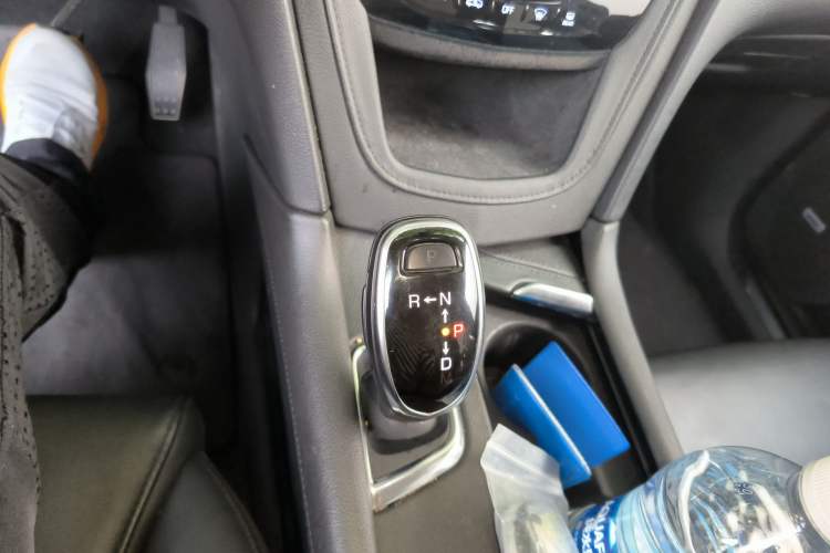 Used Cadillac XT5 2018 25T Luxury Model Gear Lever