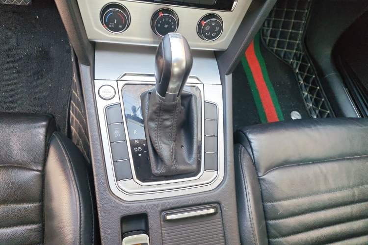 Used Volkswagen Magotan 2018 280TSI DSG Comfort Model Gear Lever