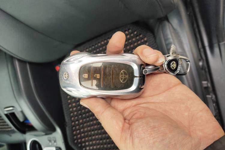 Used Toyota Highlander 2018 2.0T Four-Wheel Drive Luxury Version 7 Seats China VI Standard