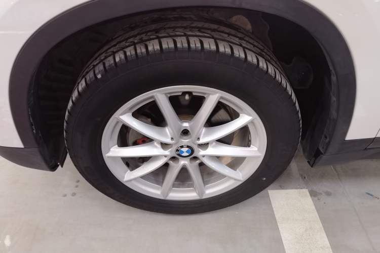 Used BMW X1 2016 sDrive18Li Fashion Model Left Front Wheel Hub