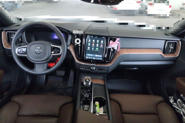 Used Volvo XC60 2023 B5 4x4 Smart Luxury Edition