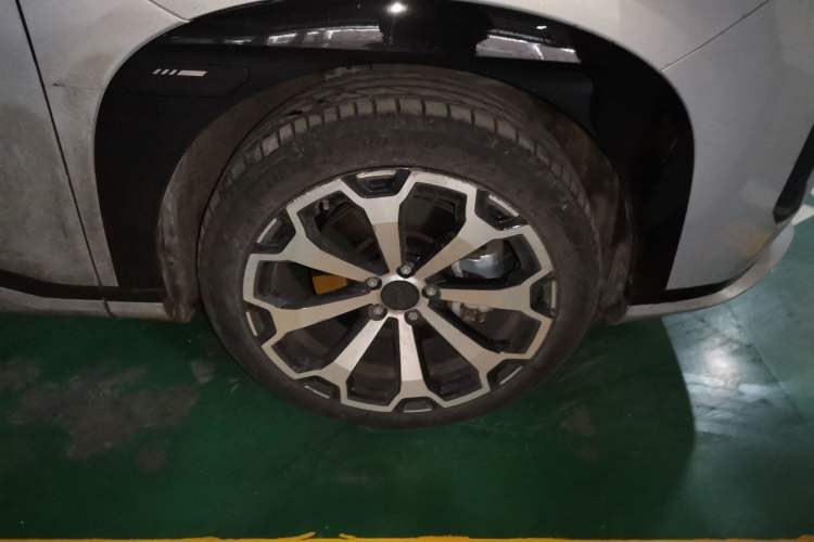 Used AION V 2024 Aion Tyrannosaurus 650 Smart Premium Edition Right Front Wheel Hub