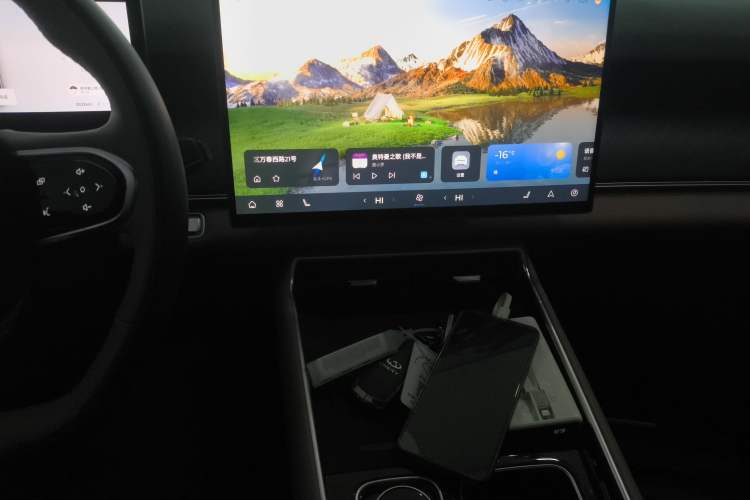 Used Chery Tiggo 8 L 2024 2.0T Two-Wheel Drive Luxury Edition 5 Seats