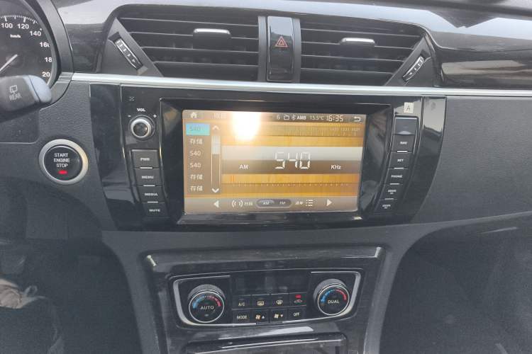 Used Zotye T600 2015 Family Edition 2.0T Manual Luxury Version Audio And AC Panel