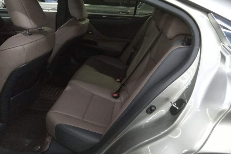 Used Lexus ES 2023 200 Excellence Edition