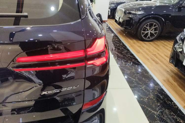 Used BMW X5 2023 xDrive 30Li Luxury M Sport Night Edition Package