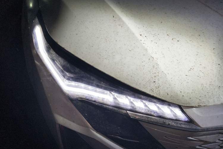 Used Oshan Z6 2022 Blue Whale 1.5T DCT Luxury Model
