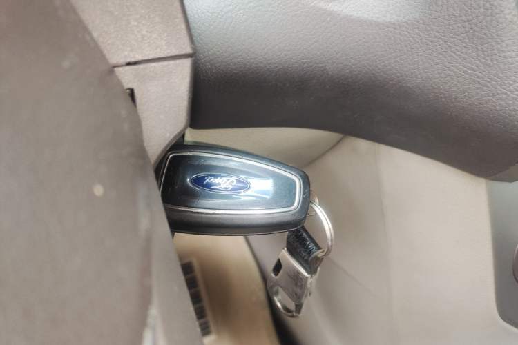 Used Ford Focus 2012 Sedan 1.6L Automatic Fashion Edition Vehicle Key