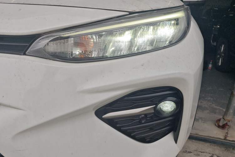 Used Toyota Wildlander 2021 Dual-Motor 2.5L E-CVT Four-Wheel Drive Luxury Edition Left Front Headlight