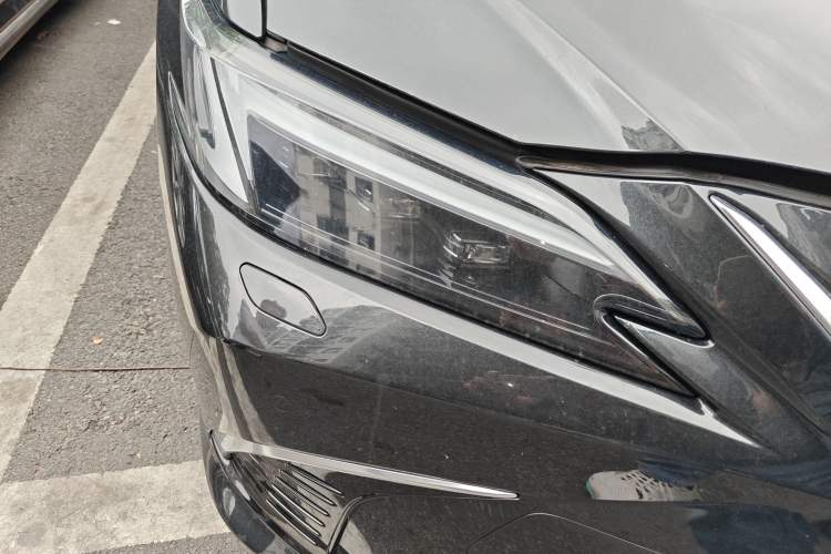 Used Lexus ES 2025 200 Premium Edition Right Front Headlight