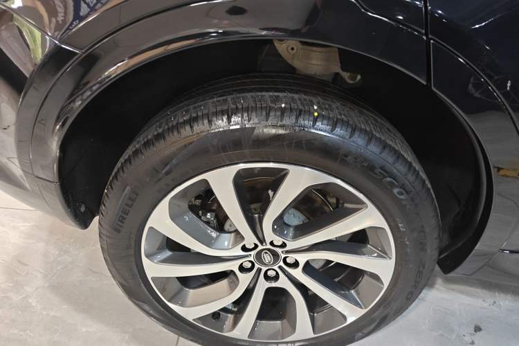 Used Land Rover Discovery Sport 2022 249 PS Metropolitan Edition 5 Seats Exterior 5