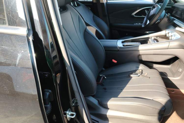 Used EXEED Lingyun 2025 300T Two-Wheel Drive Starry Edition Right Front Seat