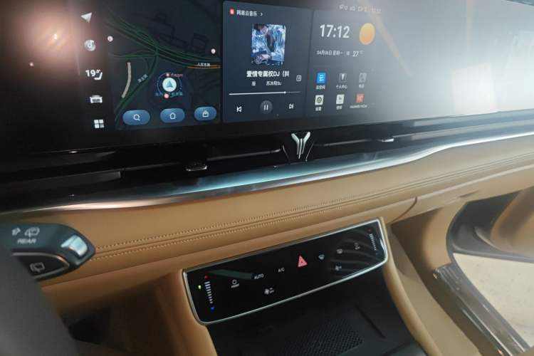 Used VOYAH Dream 2024 PHEV Ultra-Long Range Flagship Edition Audio And AC Panel