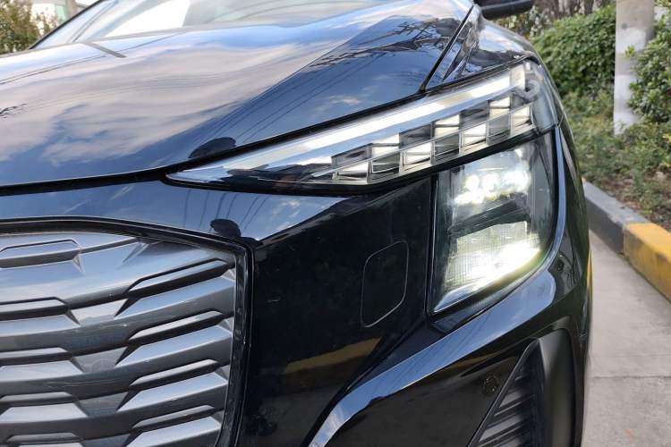 Used Audi Q5 e-tron 2022 40 e-tron Starlight Edition Mech Kit
