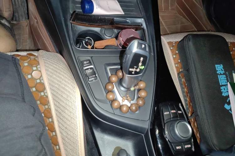 Used BMW 1 Series 2018 118i Sport Design Package Gear Lever