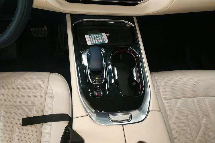 Used Zeekr 009 2024 Six-Seat Executive Version 4WD 108 kWh