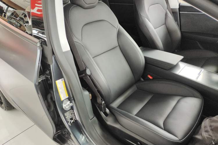 Used Tesla Model 3 2023 Long-Range All-Wheel-Drive Version
