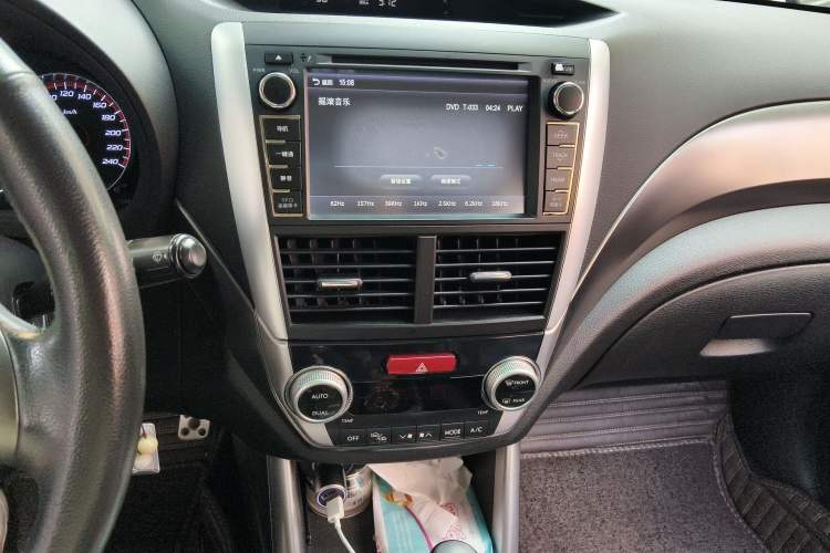 Used Subaru Forester 2012 Classic 2.5XS Automatic Luxury Edition Audio And AC Panel