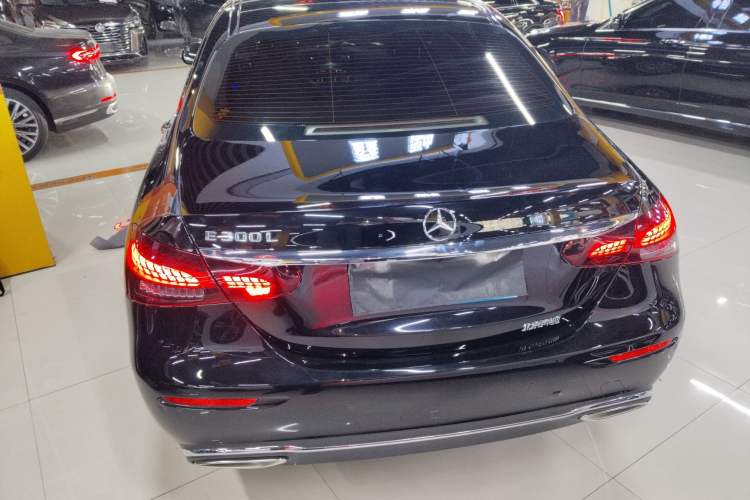 Used Mercedes-Benz E-Class 2022 Second Facelift E 300 L Fashion Edition
