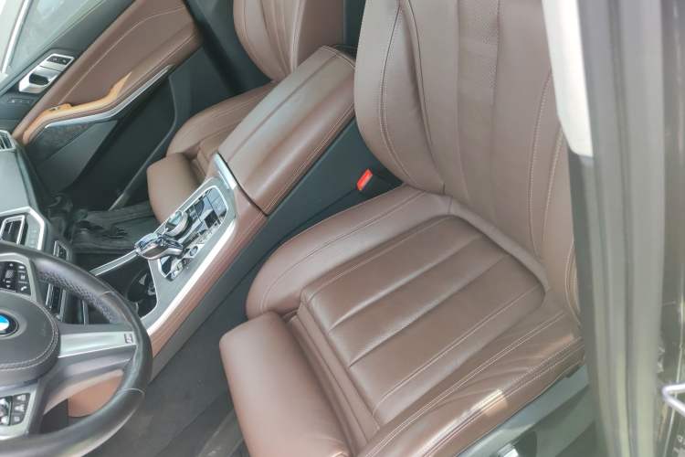 Used BMW X5 2019 xDrive40i Luxury Model with M Sport Package