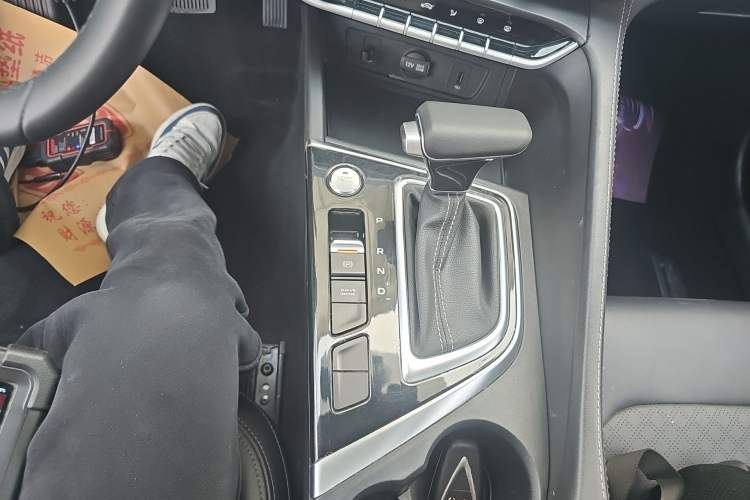 Used CHANGAN Eado 2020 PLUS Blue Whale NE 1.4T GDI DCT Prestige Model Gear Lever