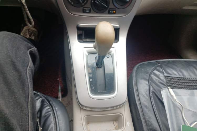 Used Nissan Sylphy 2012 1.6XE CVT Comfort Edition Gear Lever