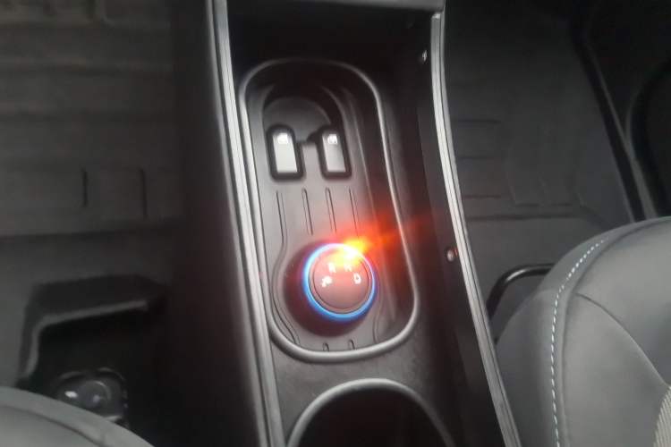 Used Wuling Hongguang MINIEV 2022 Zizai Version Lithium Iron Phosphate Gear Lever