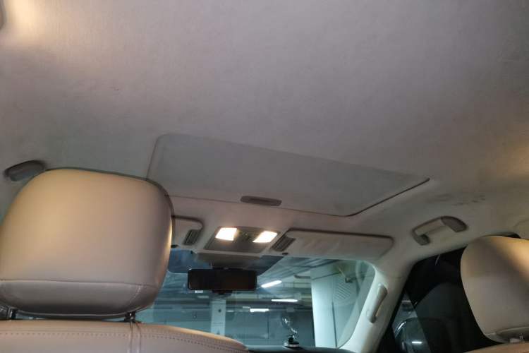 Used Nissan Patrol 2018 4.0L LinkedIn Edition Headliner