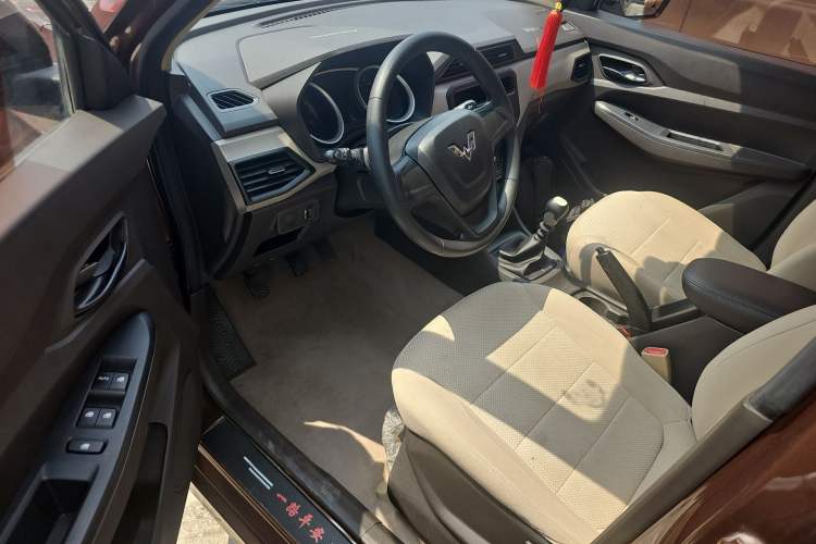 Used Wuling Hongguang 2019 1.5L S Standard Version China VI LAR Driver Seat