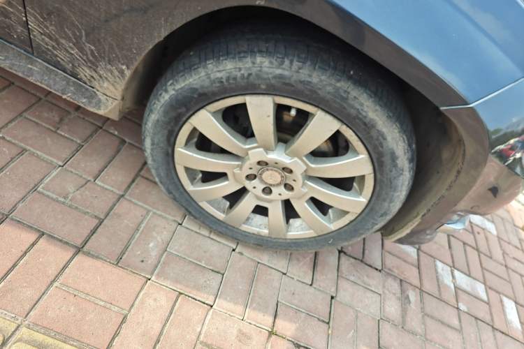 Used Mercedes-Benz GLK-Class 2008 GLK 300 4MATIC Luxury Model Right Front Wheel Hub